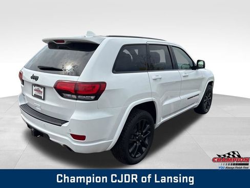 Used 2022 Jeep Grand Cherokee Laredo X AWD/4WD image 8
