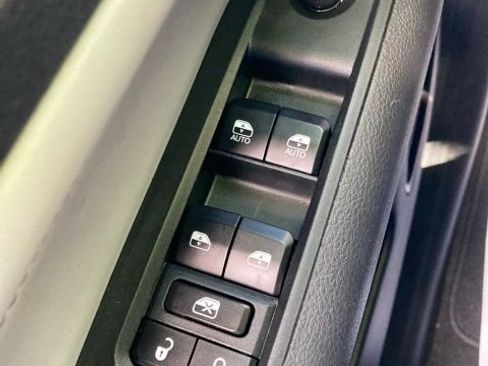 Used 2025 Jeep Compass Limited AWD/4WD image 39