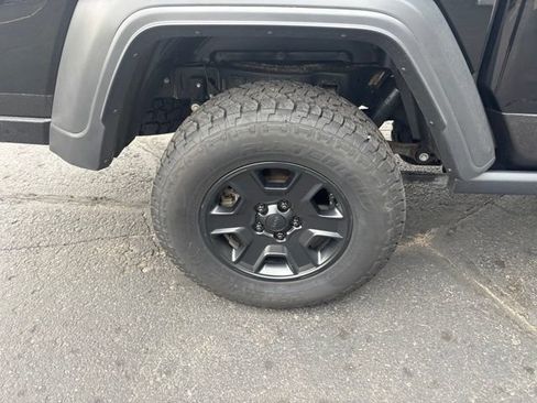 Used 2020 Jeep Gladiator Sport w/ Quick Order Package 24S AWD/4WD image 12