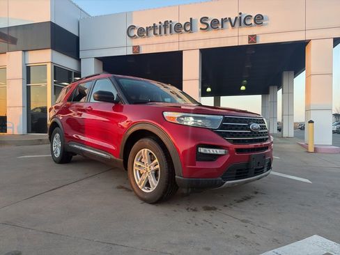 Used 2020 Ford Explorer XLT w/ Equipment Group 202A image 1