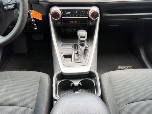 Used 2021 Toyota RAV4 LE AWD/4WD image 27