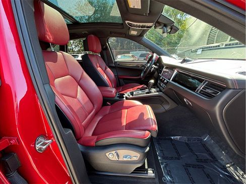 Used 2023 Porsche Macan S AWD/4WD image 46