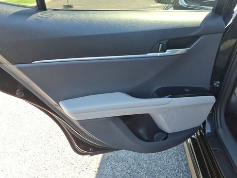 Used 2019 Toyota Camry SE w/ Convenience Package image 19