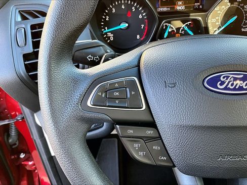 Used 2017 Ford Escape SE image 22
