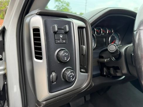 Used 2019 GMC Sierra 2500 SLT w/ Duramax Plus Package AWD/4WD image 10