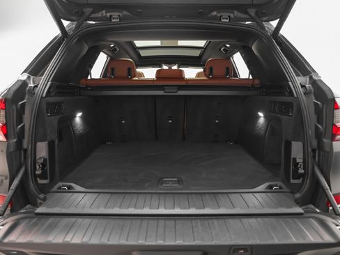 Used 2022 BMW X5 M50i w/ Executive Package image 21