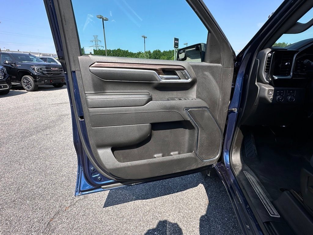Used 2022 Chevrolet Silverado 1500 RST w/ Z71 Off-Road Package AWD/4WD image 22