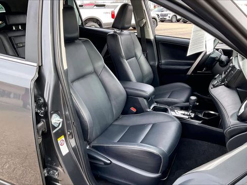 Used 2018 Toyota RAV4 Limited image 8