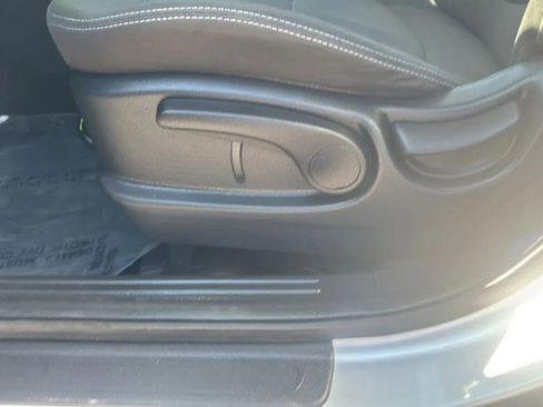 Used 2019 Kia Soul FWD image 23