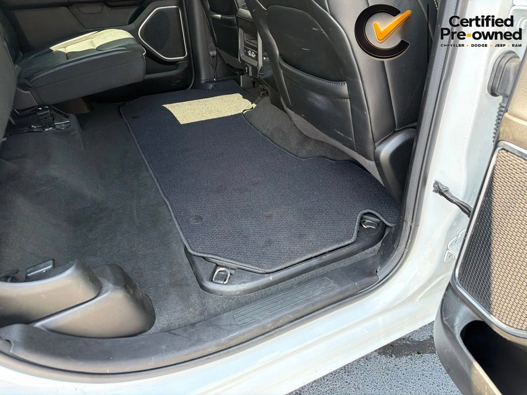Used 2024 RAM 1500 Laramie AWD/4WD image 27