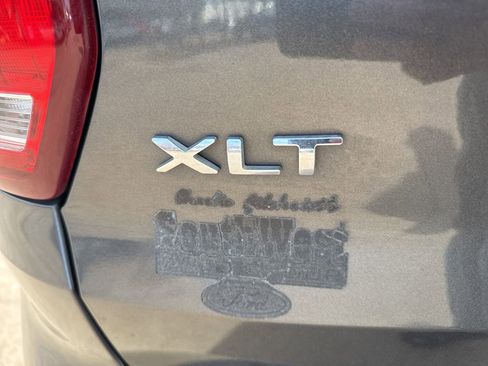 Used 2017 Ford Explorer XLT w/ Equipment Group 201A image 9