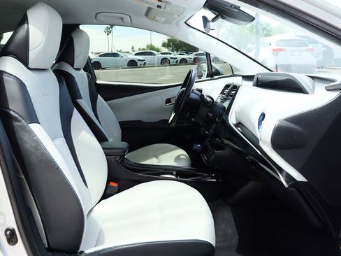 Used 2016 Toyota Prius Three Touring image 34