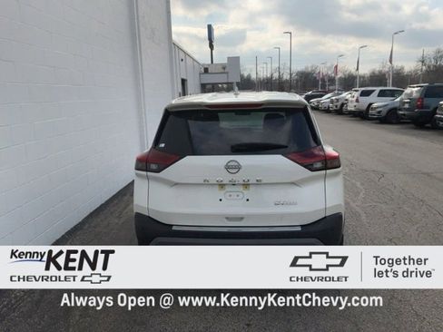 Used 2023 Nissan Rogue SV image 6