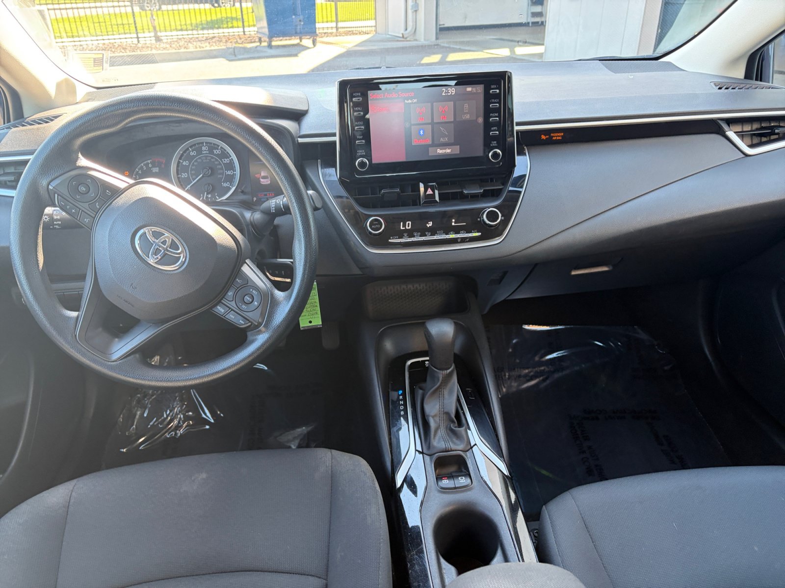 Used 2020 Toyota Corolla LE FWD image 16