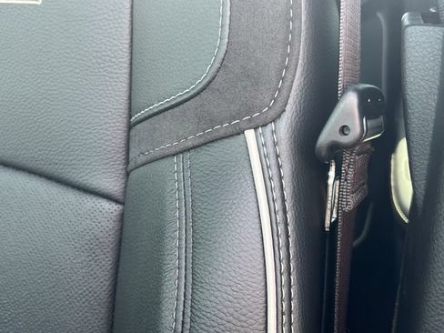New 2026 RAM 2500 Laramie AWD/4WD image 17