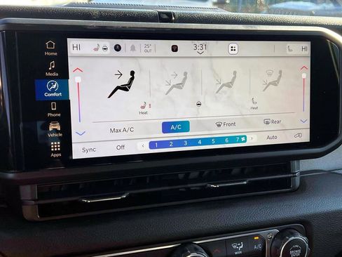 Used 2025 Jeep Wrangler Sport S image 29