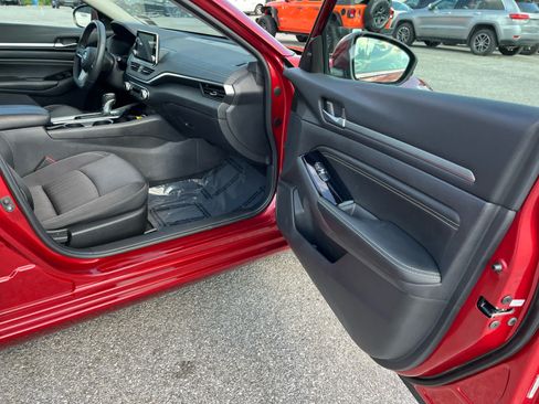 Used 2022 Nissan Altima 2.5 SV w/ SV Premium Package FWD image 32