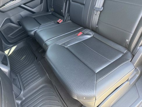 Used 2023 Volkswagen Atlas Cross Sport SE w/ Panoramic Sunroof Package FWD image 13
