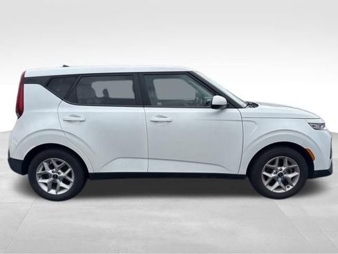 Used 2022 Kia Soul LX w/ Technology Package image 9