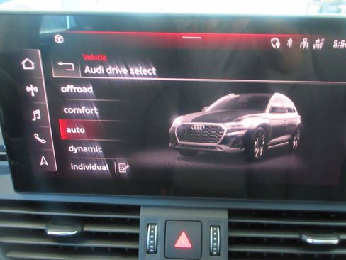 Used 2024 Audi Q5 2.0T Premium Plus w/ Premium Plus Package AWD/4WD image 66