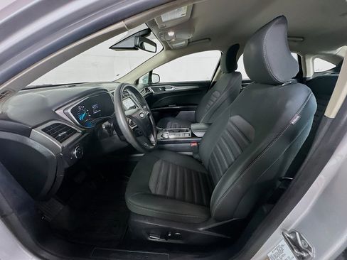 Used 2017 Ford Fusion SE image 13