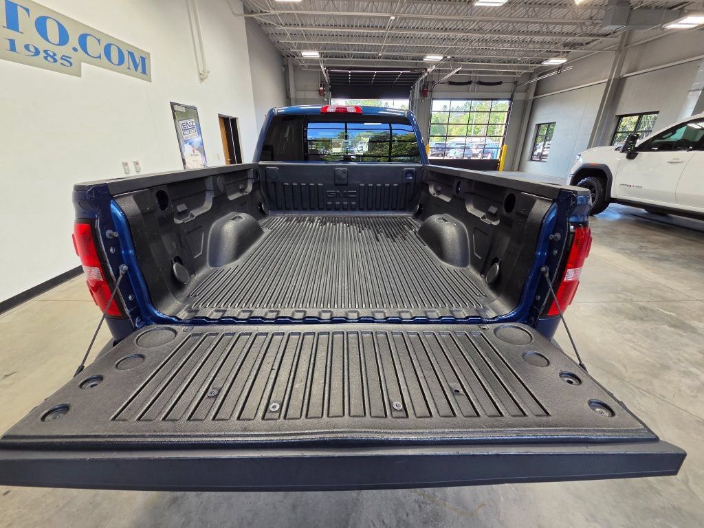 Used 2017 GMC Sierra 1500 SLE w/ SLE Value Package AWD/4WD image 8