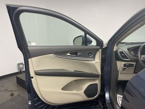 Used 2019 Lincoln Nautilus Reserve w/ Driver Assistance Package AWD/4WD image 9