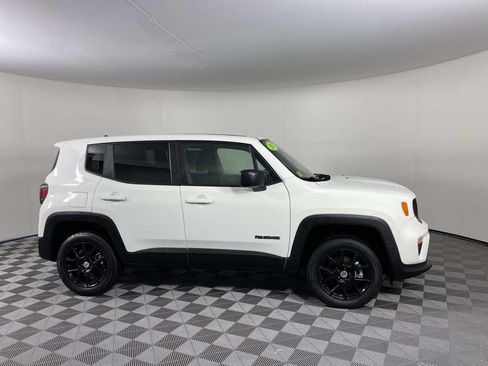 Used 2023 Jeep Renegade Latitude AWD/4WD image 10