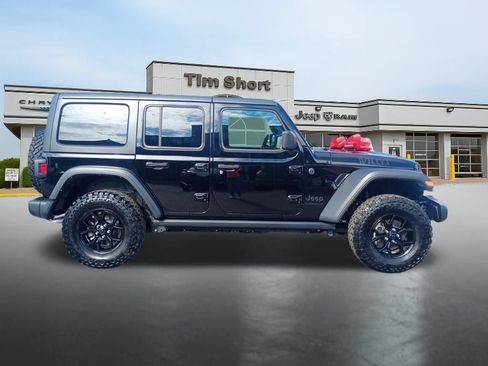 Used 2024 Jeep Wrangler Unlimited Sport AWD/4WD image 4