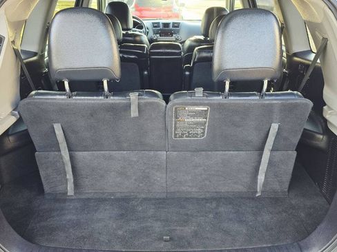 Used 2013 Toyota Highlander 4WD image 6
