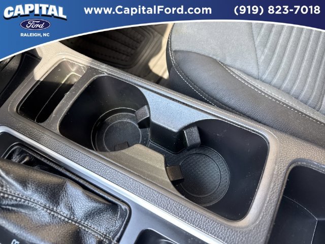 Used 2017 Ford Escape SE w/ SE Sport Appearance Package AWD/4WD image 32