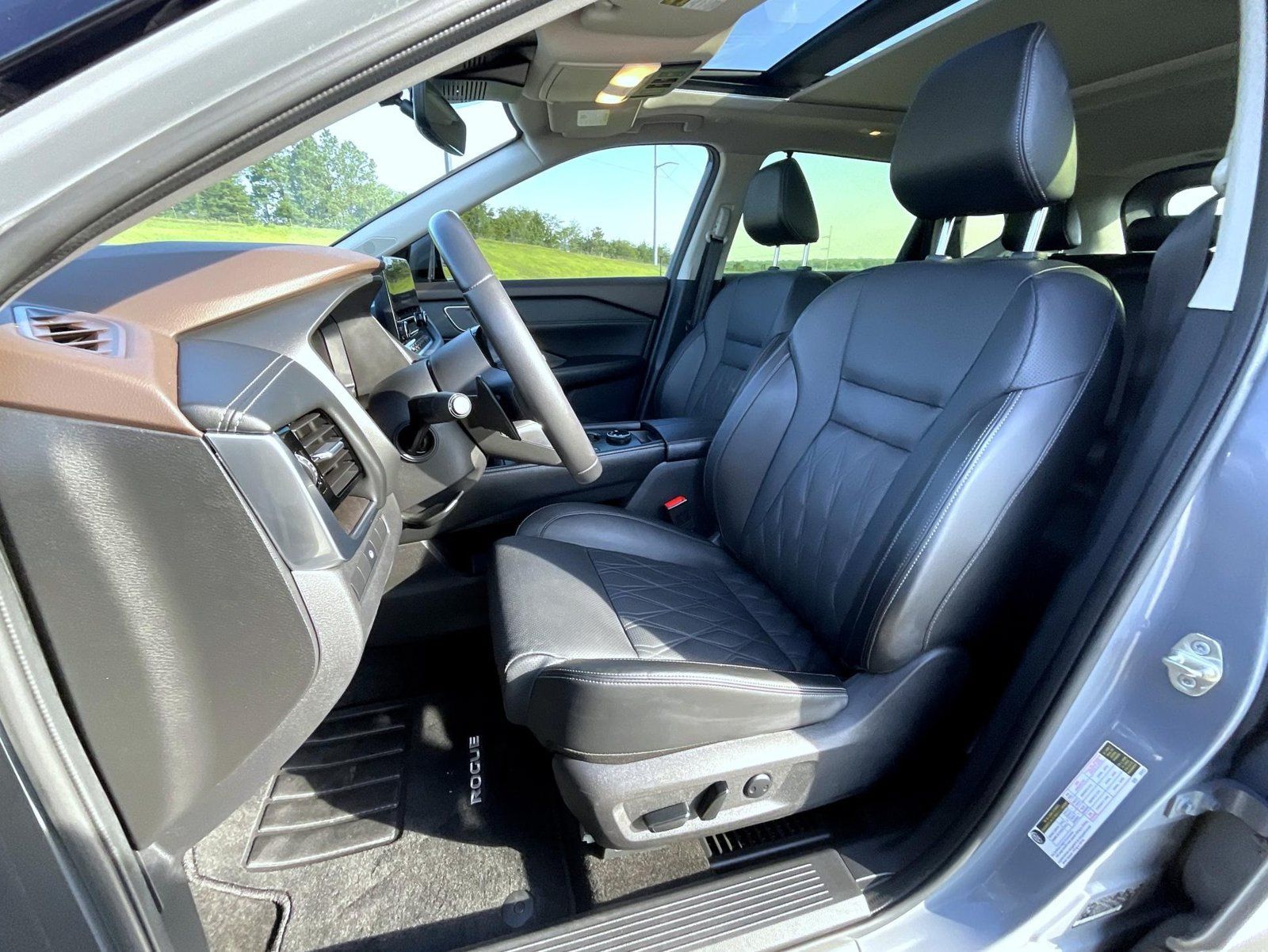 Used 2023 Nissan Rogue Platinum AWD/4WD image 10