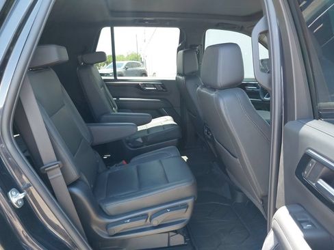 Used 2025 Chevrolet Tahoe Z71 w/ Z71 Off-Road Package AWD/4WD image 30