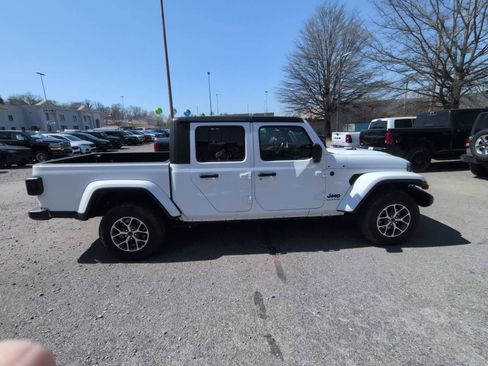 New 2026 Jeep Gladiator Sport AWD/4WD image 9
