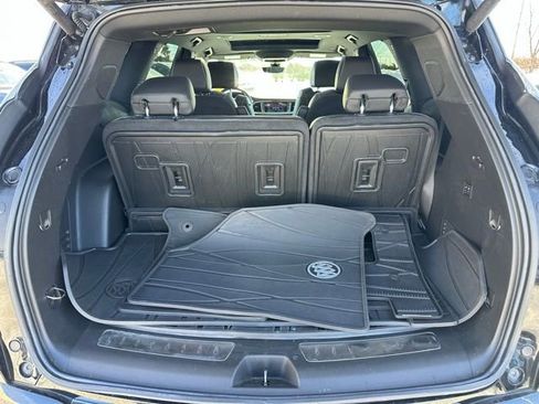 Used 2023 Buick Enclave Avenir w/ Avenir Technology Package image 36