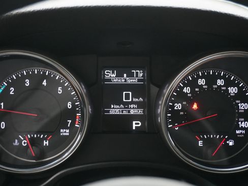 Used 2013 Jeep Grand Cherokee Limited w/ Luxury Group II image 17