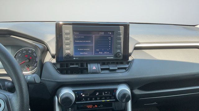 Used 2022 Toyota RAV4 LE FWD image 15