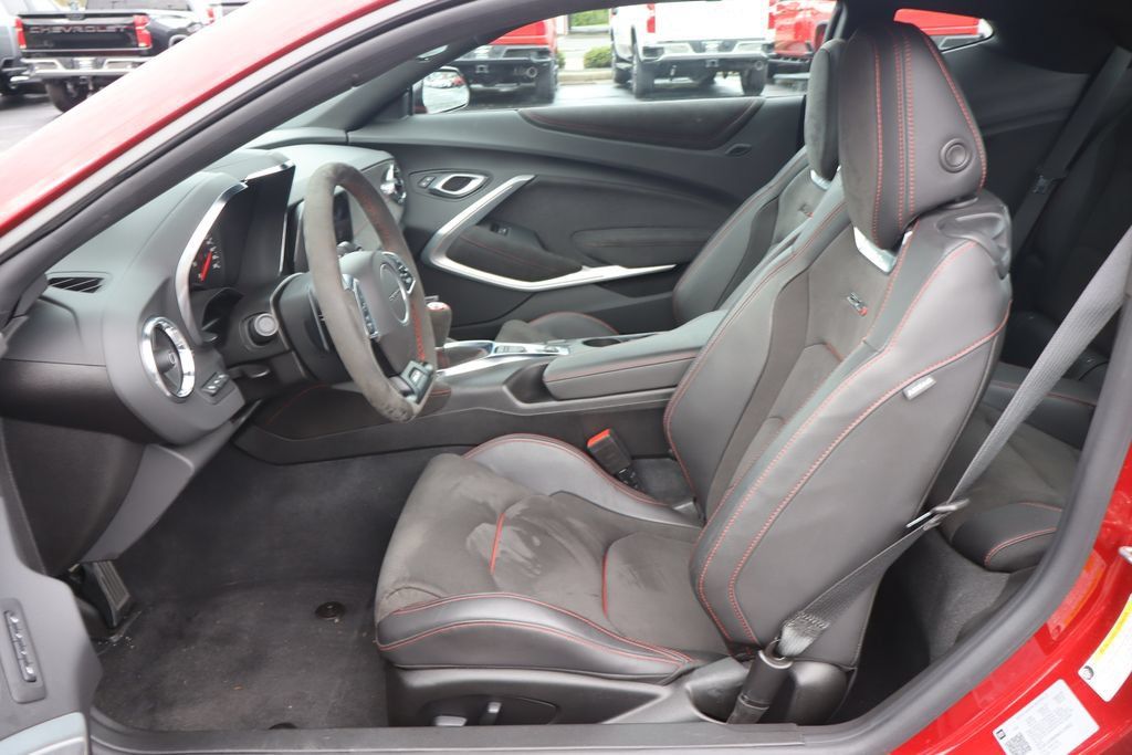 Used 2022 Chevrolet Camaro ZL1 RWD image 5
