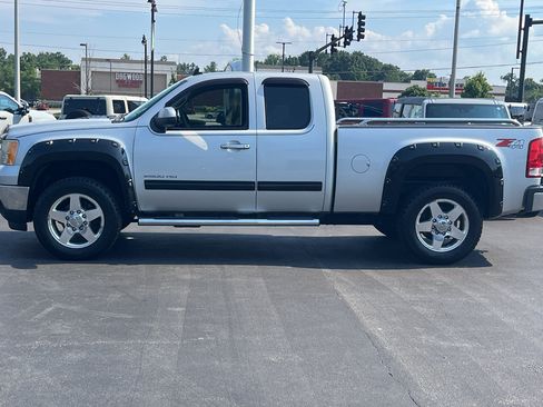 Used 2011 GMC Sierra 2500 SLT w/ SLT Convenience Package AWD/4WD image 4
