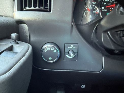 Used 2025 Chevrolet Express 2500 w/ Driver Convenience Package image 27