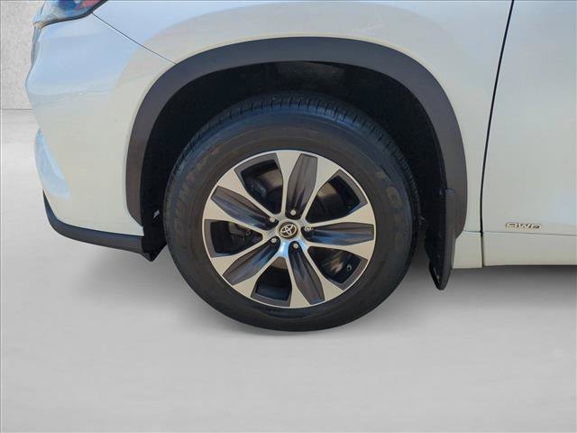 Certified 2020 Toyota Highlander XLE AWD/4WD image 24