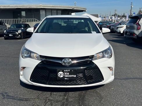 Used 2017 Toyota Camry SE image 6