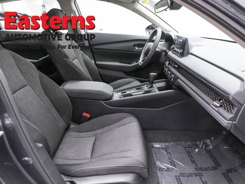 Used 2025 Honda Accord SE image 24