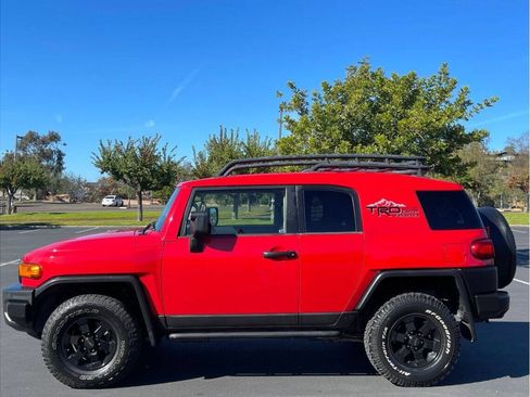 Used 2012 Toyota FJ Cruiser 4WD image 8