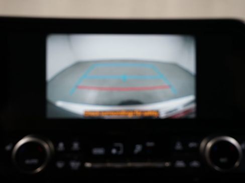 Certified 2024 Toyota Highlander XLE image 19