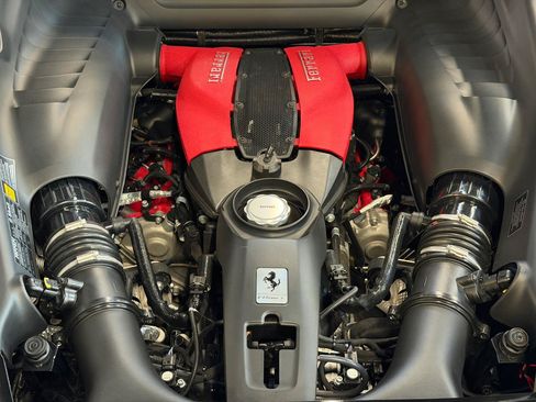 Used 2020 Ferrari F8 Tributo RWD image 43