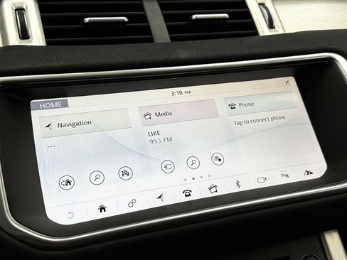 Used 2017 Land Rover Range Rover Evoque SE Premium image 18