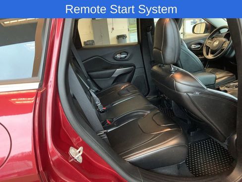 Used 2019 Jeep Cherokee Latitude Plus w/ Comfort/Convenience Group image 15