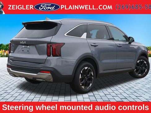 Used 2024 Kia Sorento S FWD image 5
