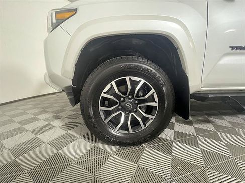 Certified 2023 Toyota Tacoma TRD Sport AWD/4WD image 23
